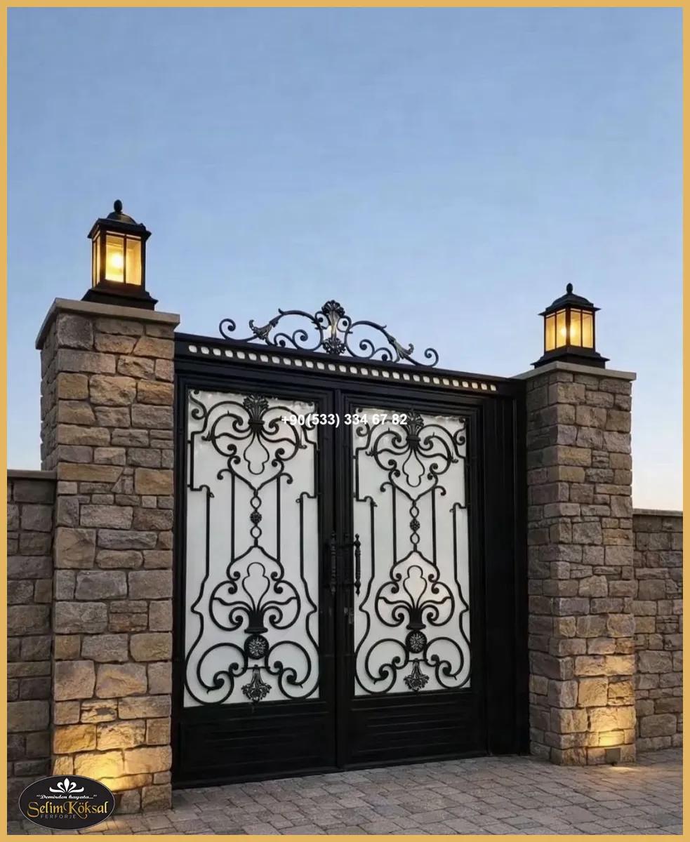 Villa Kapısı-Kara Mürsel